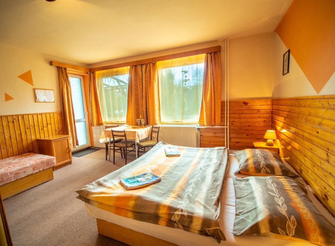 Penzion Skitour Stará Lesná エクステリア 写真